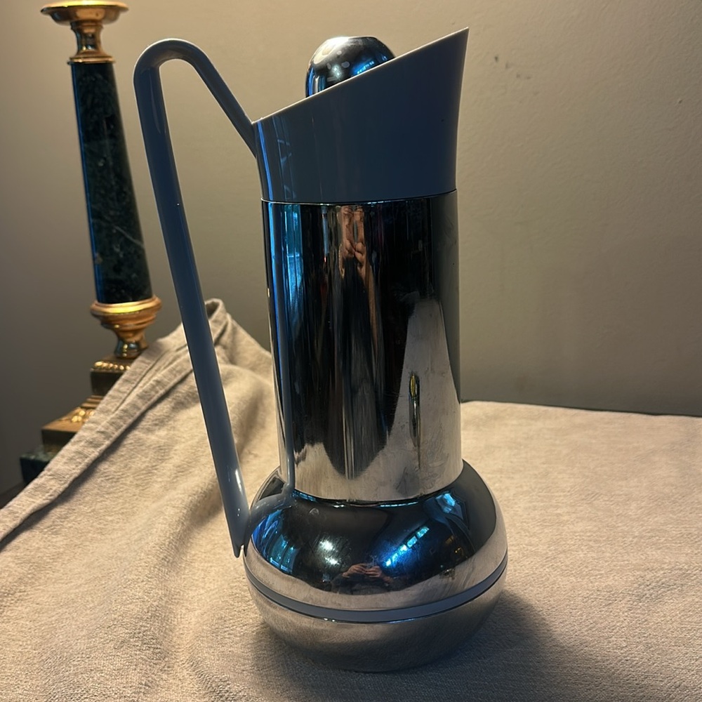 Vintage Studio Nova Japan 🇯🇵 Sleek gray and Silver Thermal Carafe